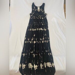 Maxi Black  and Cream woman’s casual summer dress This is a nice dress!